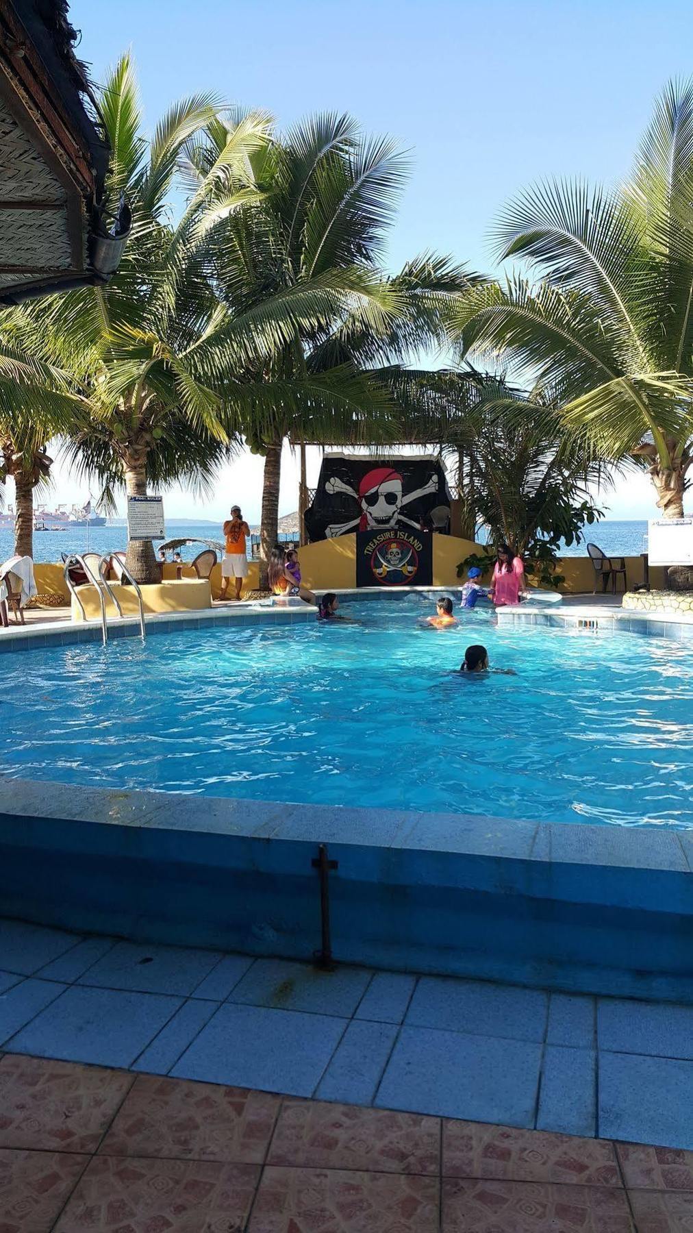 Treasure Island Resort Olongapo City Exteriör bild