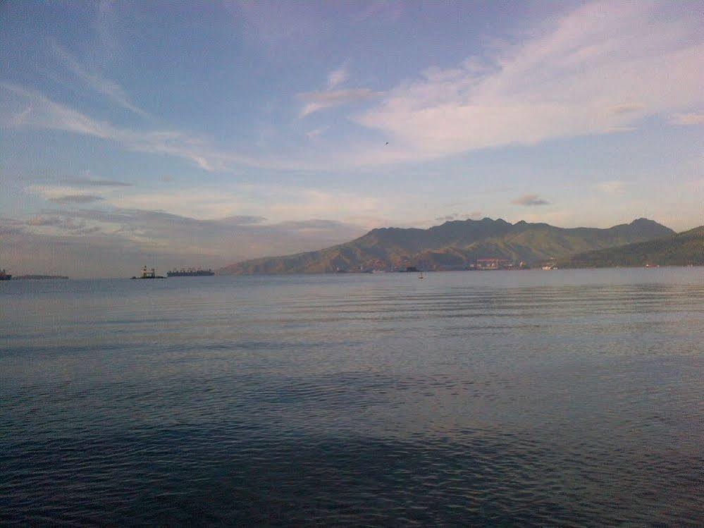 Treasure Island Resort Olongapo City Exteriör bild