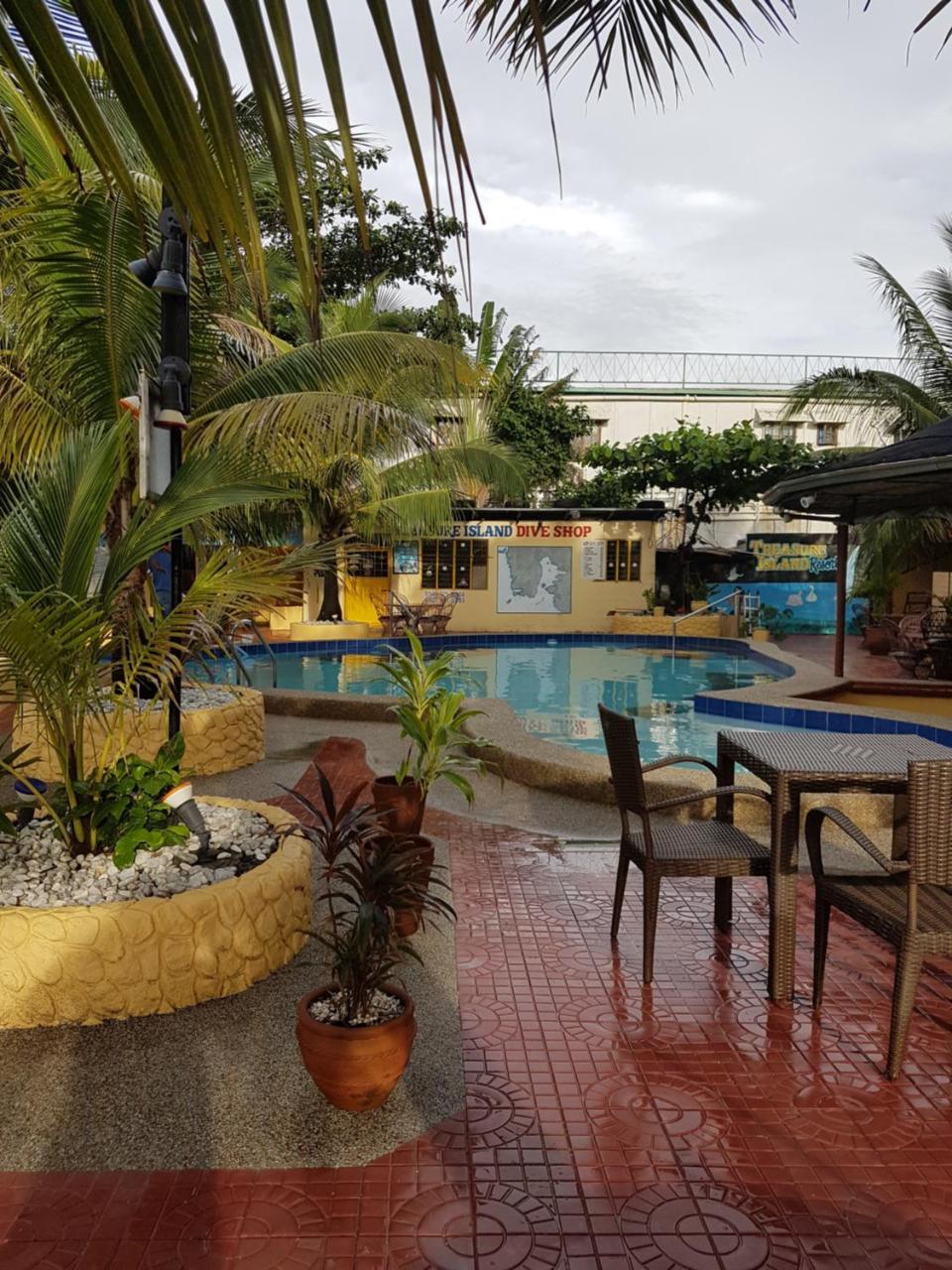 Treasure Island Resort Olongapo City Exteriör bild