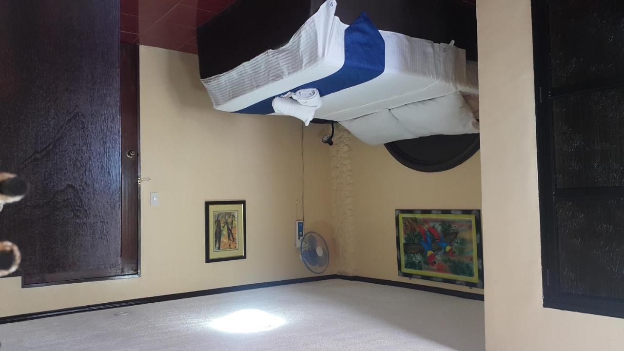 Treasure Island Resort Olongapo City Rum bild