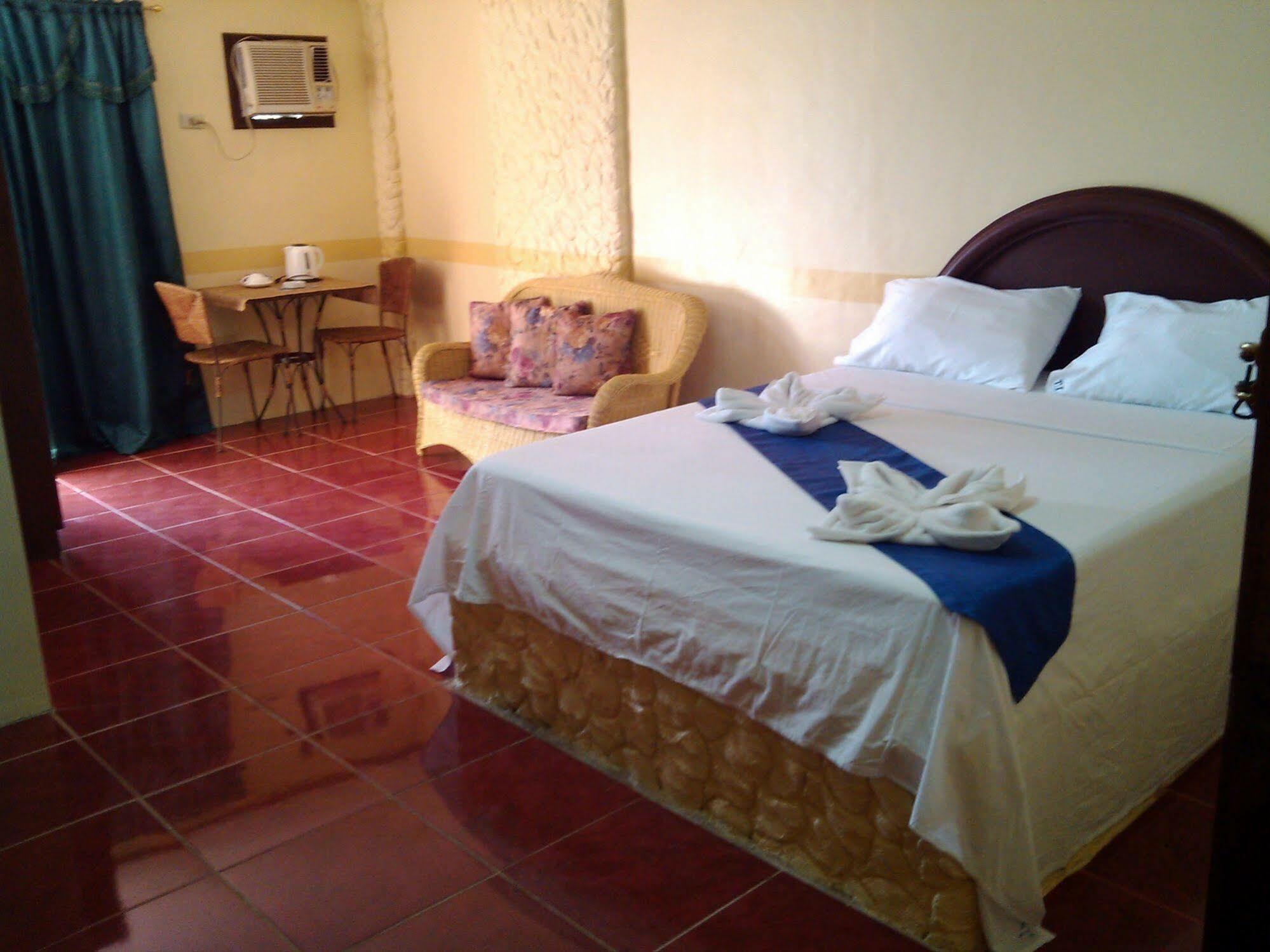 Treasure Island Resort Olongapo City Exteriör bild