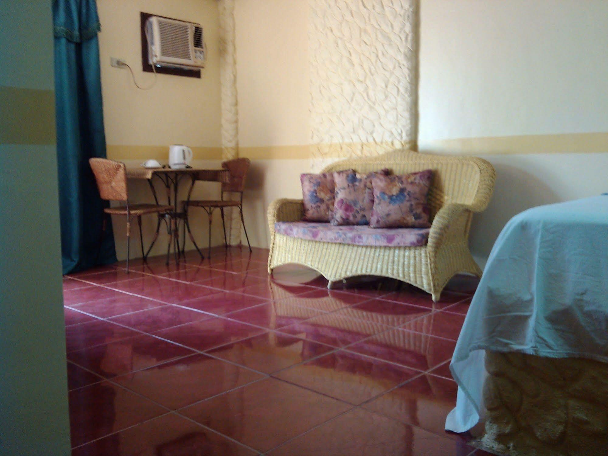 Treasure Island Resort Olongapo City Exteriör bild